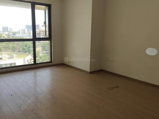 4 BHK Apartment in Magarpatta City for rent Pune. The reference number is 19574326