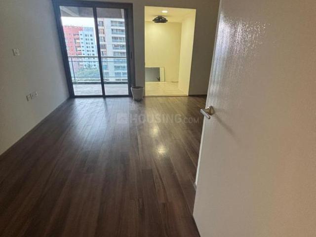 4 BHK Apartment in Magarpatta City for resale Pune. The reference number is 20435383