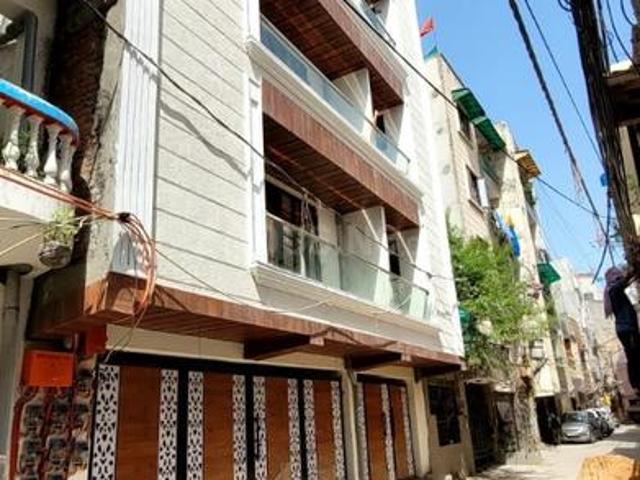 4 BHK Apartment in Mahavir Enclave for resale New Delhi. The reference number is 20248039