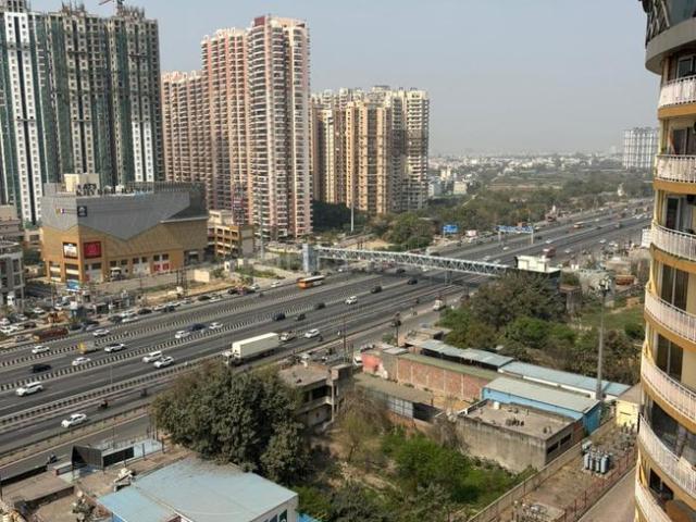 4 BHK Apartment in Mahurali for rent Ghaziabad. The reference number is 19976317