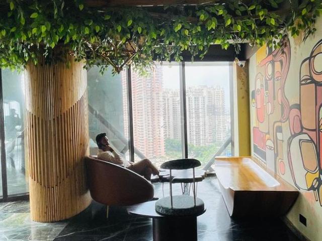 4 BHK Apartment in Mahurali for rent Ghaziabad. The reference number is 19976367