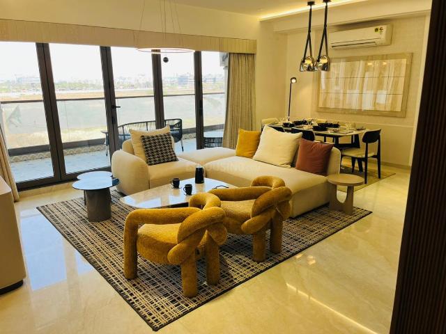 4 BHK Apartment in Mahurali for resale Ghaziabad. The reference number is 19362580