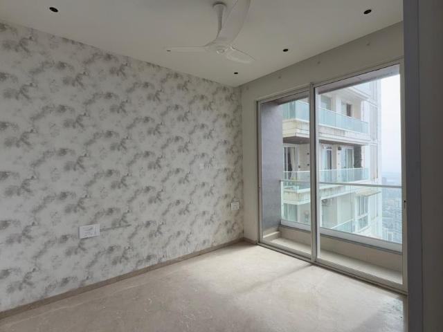 4 BHK Apartment in Malad East for resale Mumbai. The reference number is 20776385