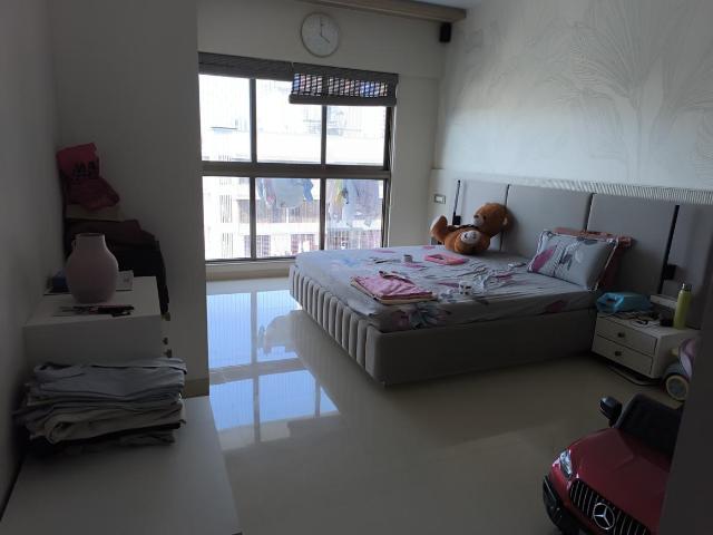 4 BHK Apartment in Malad West for rent Mumbai. The reference number is 19858659