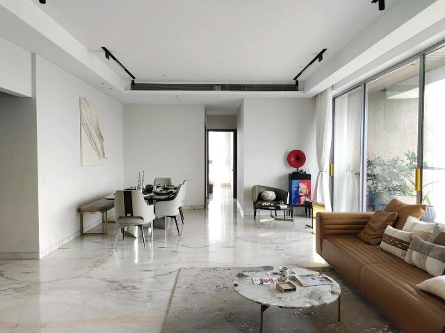 4 BHK Apartment in Malad West for resale Mumbai. The reference number is 17876474