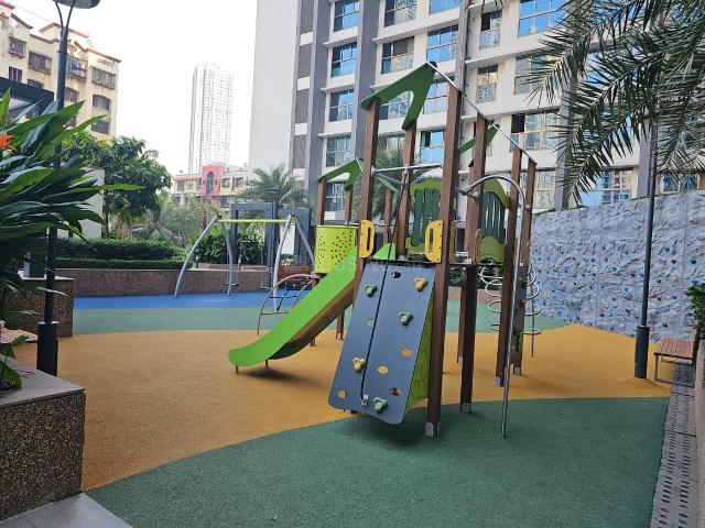 4 BHK Apartment in Malad West for resale Mumbai. The reference number is 20612078
