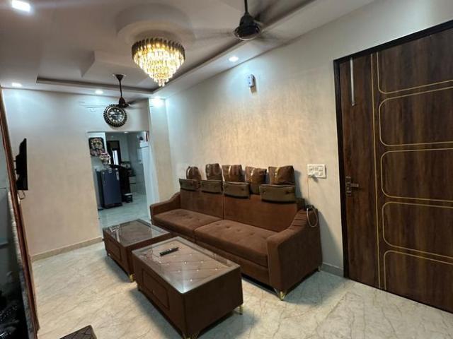 4 BHK Apartment in Mukundpur for resale New Delhi. The reference number is 18252835
