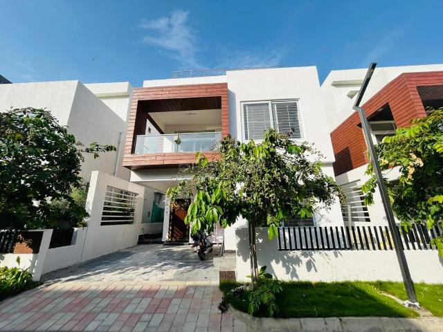 4 BHK Apartment in Nallagandla for rent Hyderabad. The reference number is 19472448