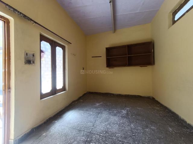 4 BHK Apartment in Nangloi for rent New Delhi. The reference number is 20065581