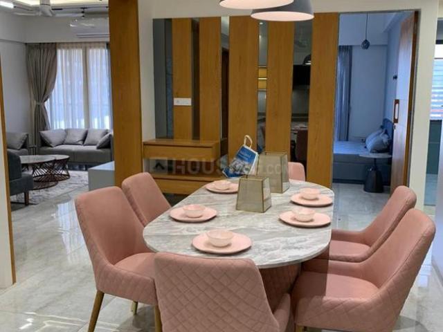 4 BHK Apartment in New Alkapuri for resale Vadodara. The reference number is 20008337