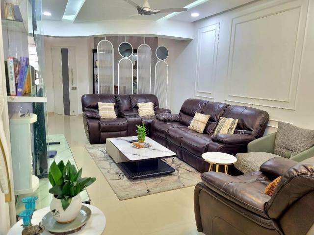 4 BHK Apartment in Nipania for resale Indore. The reference number is 19534771