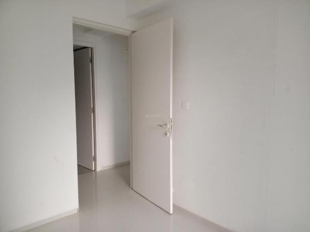 4 BHK Apartment in Sola for rent Ahmedabad. The reference number is 12117857