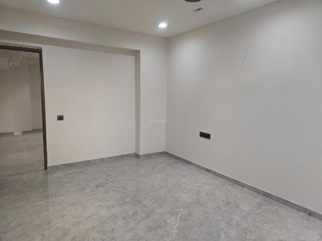4 BHK Apartment in Sola for rent Ahmedabad. The reference number is 19616106