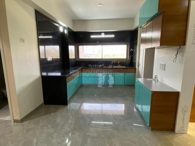 4 BHK Apartment in Sola for rent Ahmedabad. The reference number is 20293457