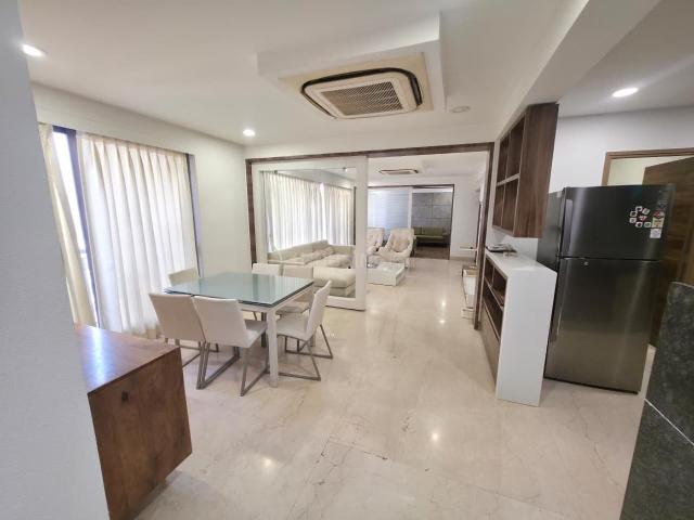 4 BHK Apartment in Satellite for rent Ahmedabad. The reference number is 19166841