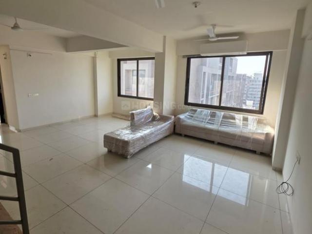 4 BHK Apartment in Satellite for rent Ahmedabad. The reference number is 19258289