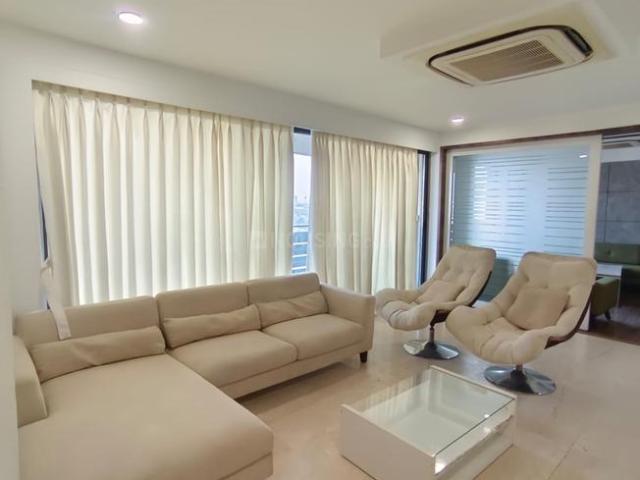 4 BHK Apartment in Satellite for rent Ahmedabad. The reference number is 19513655