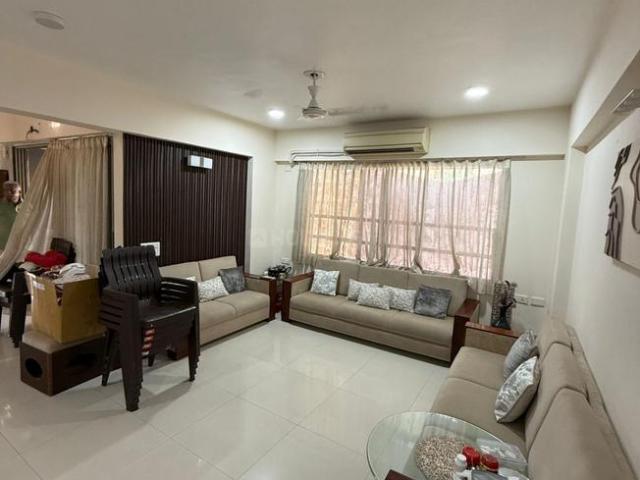4 BHK Apartment in Satellite for rent Ahmedabad. The reference number is 20372192