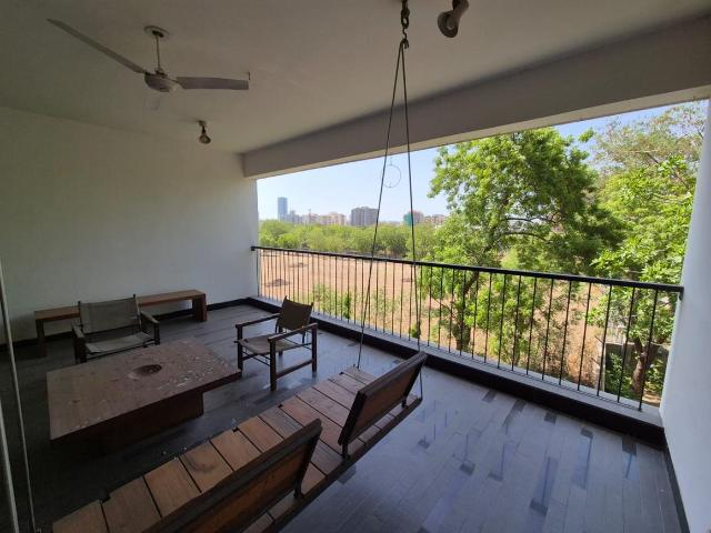 4 BHK Apartment in Satellite for rent Ahmedabad. The reference number is 20595026