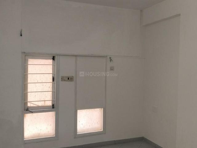 4 BHK Apartment in Ambawadi for resale Ahmedabad. The reference number is 20291128