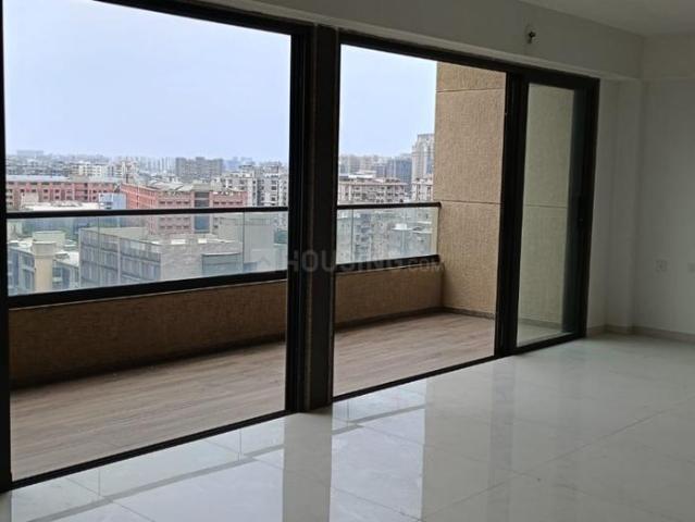4 BHK Apartment in Satellite for resale Ahmedabad. The reference number is 20963616