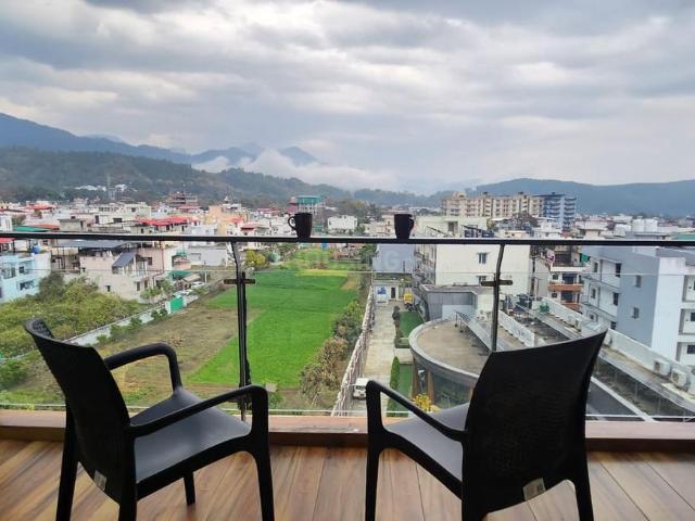 4 BHK Apartment in Sahastradhara Road for rent Dehradun. The reference number is 20864065
