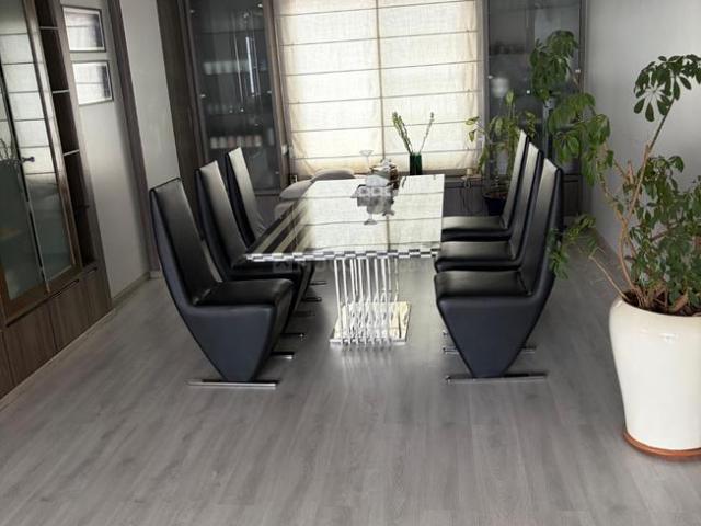 4 BHK Apartment in Sangamvadi for resale Pune. The reference number is 20385519