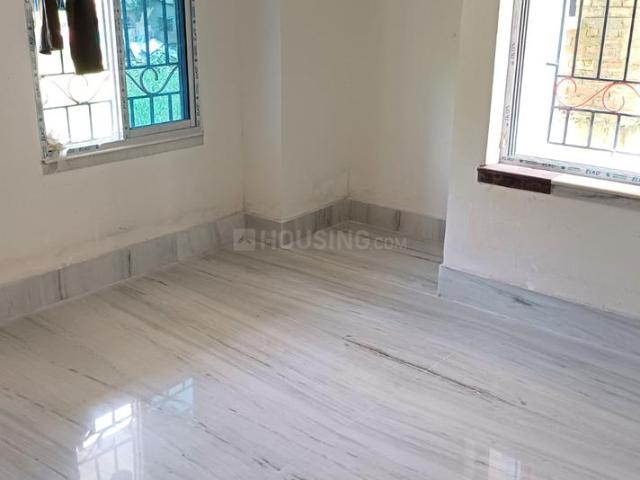 4 BHK Apartment in Santoshpur for resale Kolkata. The reference number is 18652248