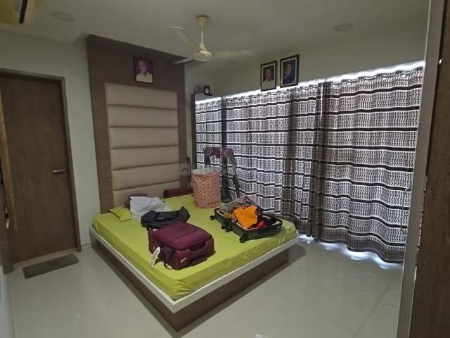 4 BHK Apartment in Santacruz East for resale Mumbai. The reference number is 20375912