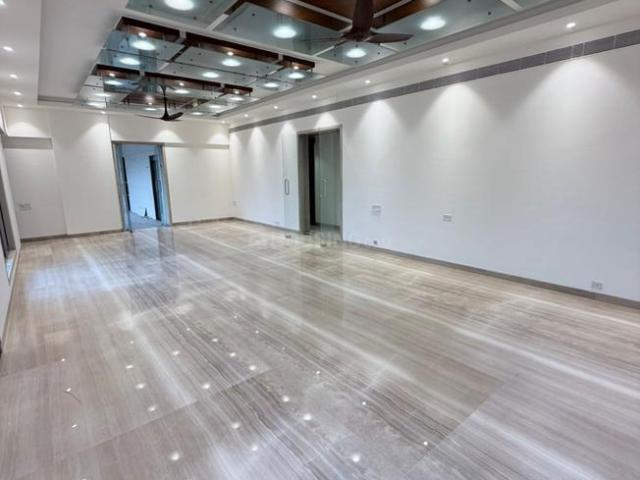 4 BHK Apartment in Santacruz West for rent Mumbai. The reference number is 20589268