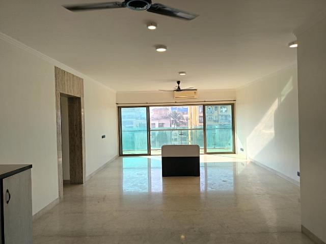 4 BHK Apartment in Santacruz West for resale Mumbai. The reference number is 19291370