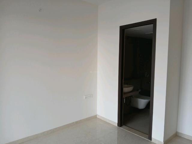 4 BHK Apartment in Santacruz West for resale Mumbai. The reference number is 19471425