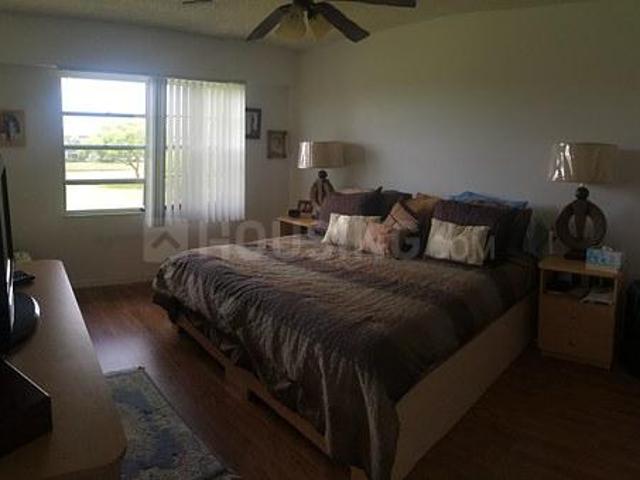 4 BHK Apartment in Santacruz West for resale Mumbai. The reference number is 20455213