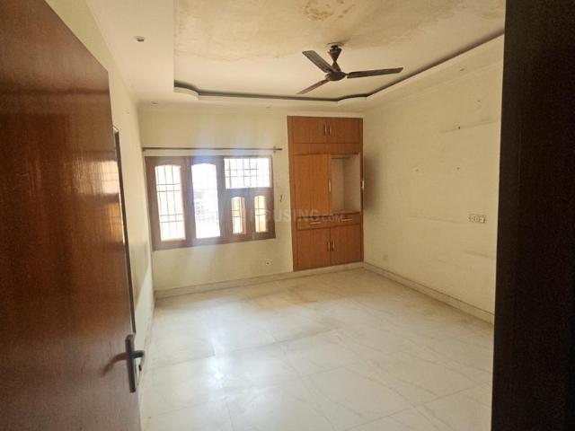4 BHK Apartment in Sarita Vihar for rent New Delhi. The reference number is 20074129