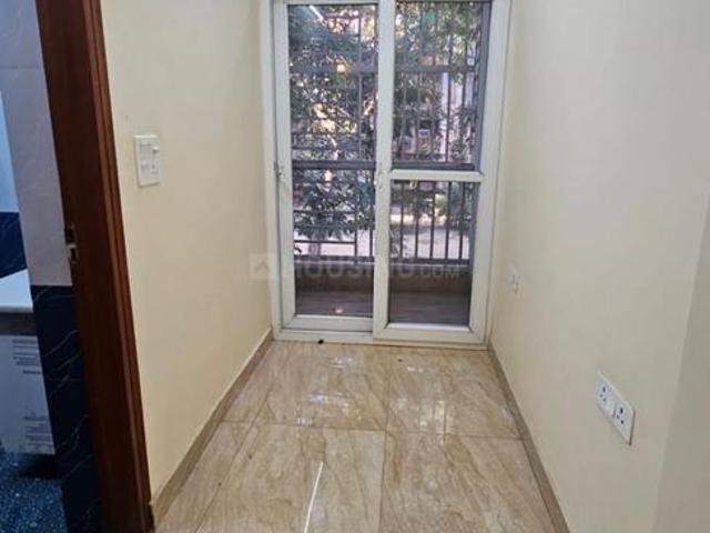 4 BHK Apartment in Sarita Vihar for resale New Delhi. The reference number is 20702327