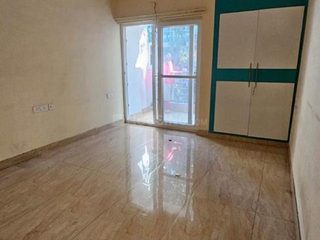 4 BHK Apartment in Sarita Vihar for resale New Delhi. The reference number is 19260122