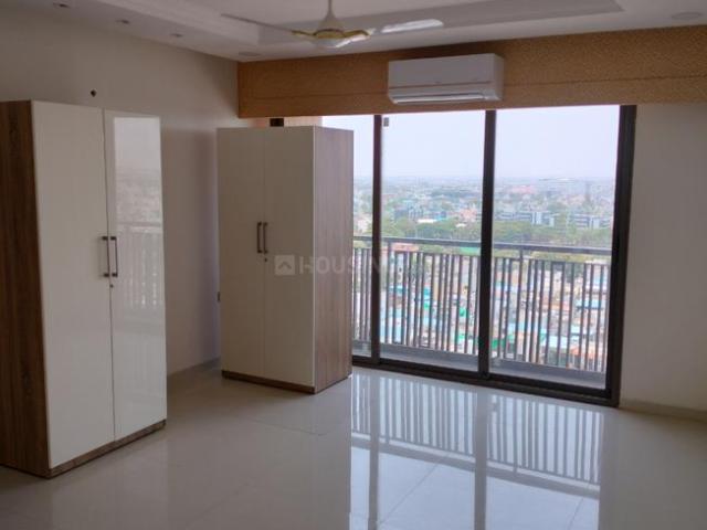 4 BHK Apartment in Scheme 78 for resale Ujjain Road. The reference number is 17134958