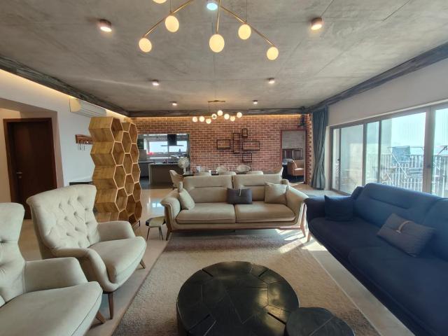 4 BHK Apartment in Science City for resale Ahmedabad. The reference number is 20290489