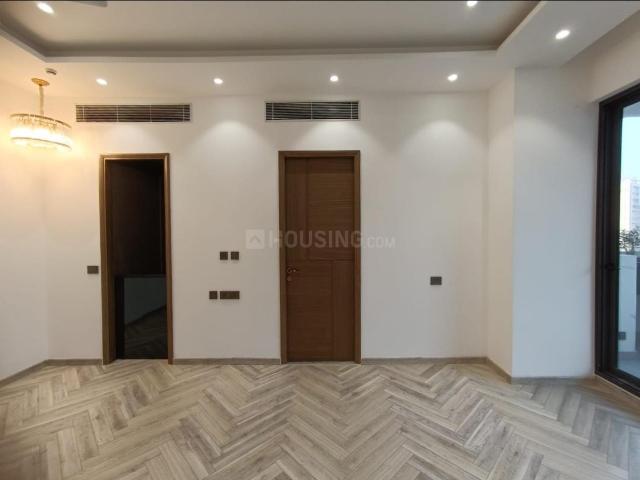 4 BHK Apartment in Sector 144 for rent Noida. The reference number is 17779882