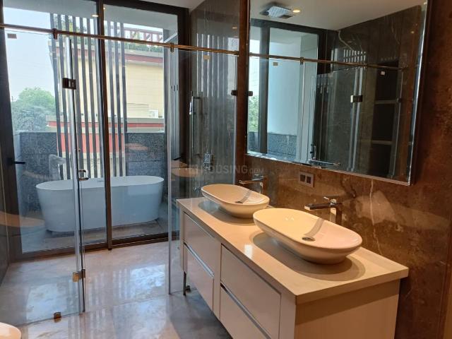 4 BHK Apartment in Sector 144 for rent Noida. The reference number is 20287499