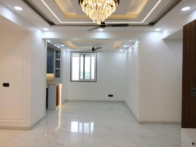4 BHK Apartment in Sector 18 Dwarka for resale New Delhi. The reference number is 20467986
