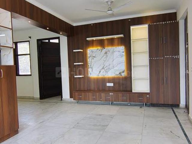 4 BHK Apartment in Sector 19 Dwarka for rent New Delhi. The reference number is 19873425