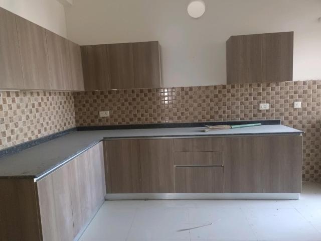 4 BHK Apartment in Sector 102 for resale Gurgaon. The reference number is 15562685