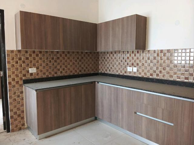 4 BHK Apartment in Sector 102 for resale Gurgaon. The reference number is 19193027