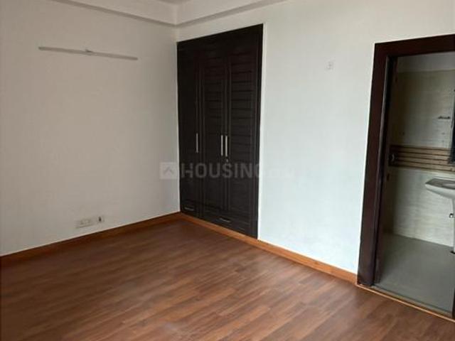 4 BHK Apartment in Sector 107 for rent Noida. The reference number is 20010152