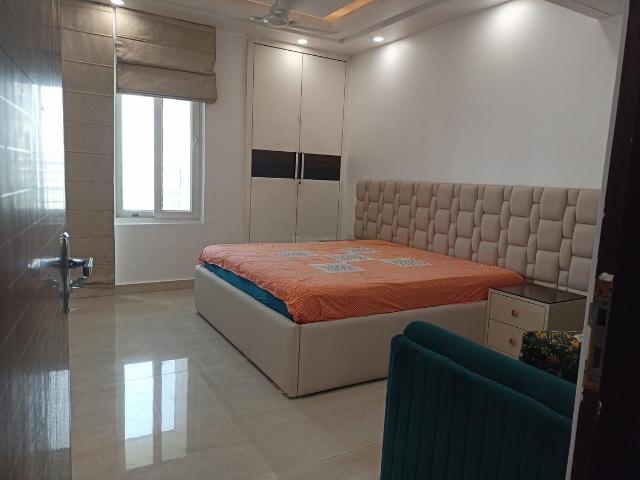 4 BHK Apartment in Sector 107 for rent Noida. The reference number is 20137081