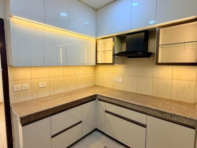 4 BHK Apartment in Sector 104 for rent Noida. The reference number is 20015067