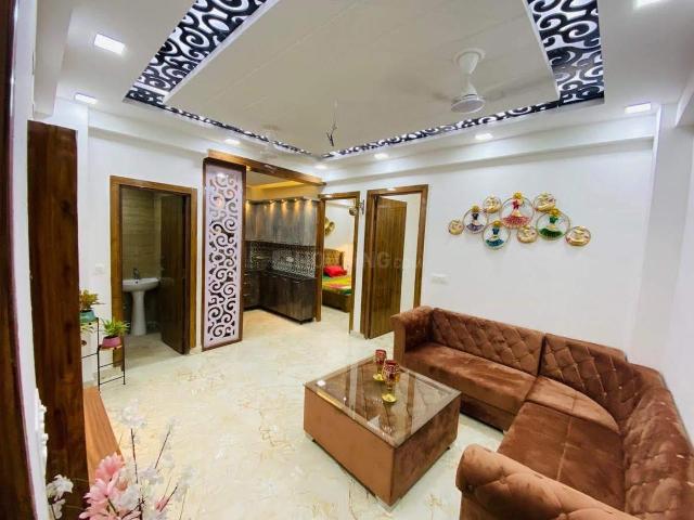 4 BHK Apartment in Sector 104 for resale Noida. The reference number is 17490204