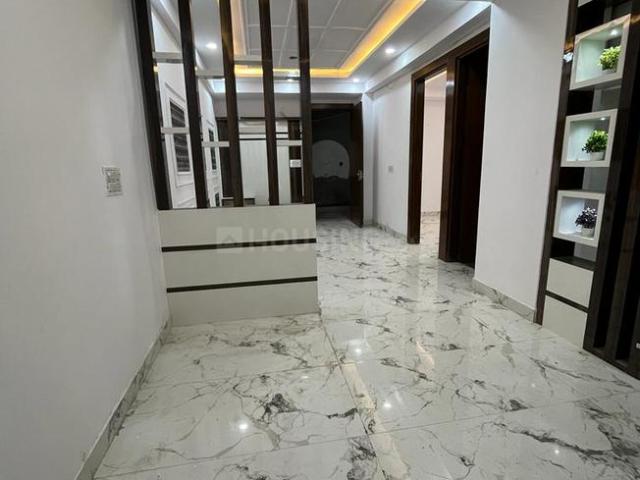 4 BHK Apartment in Sector 104 for resale Noida. The reference number is 17806686