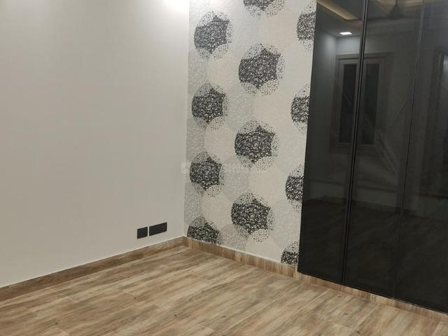 4 BHK Apartment in Sector 10 Dwarka for resale New Delhi. The reference number is 20576290